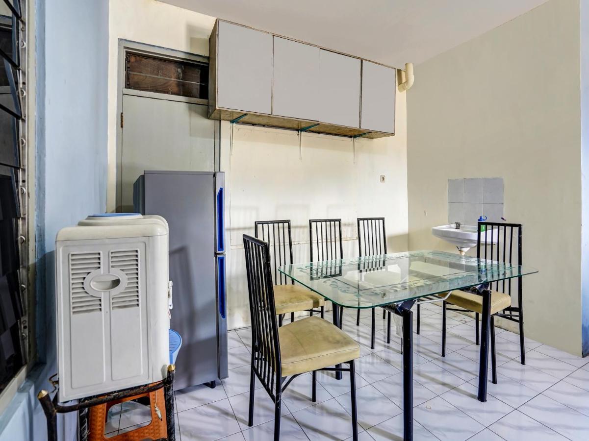 Hotel Spot On 90147 Gosepa Ambengan Plaza Surabaya Exterior foto