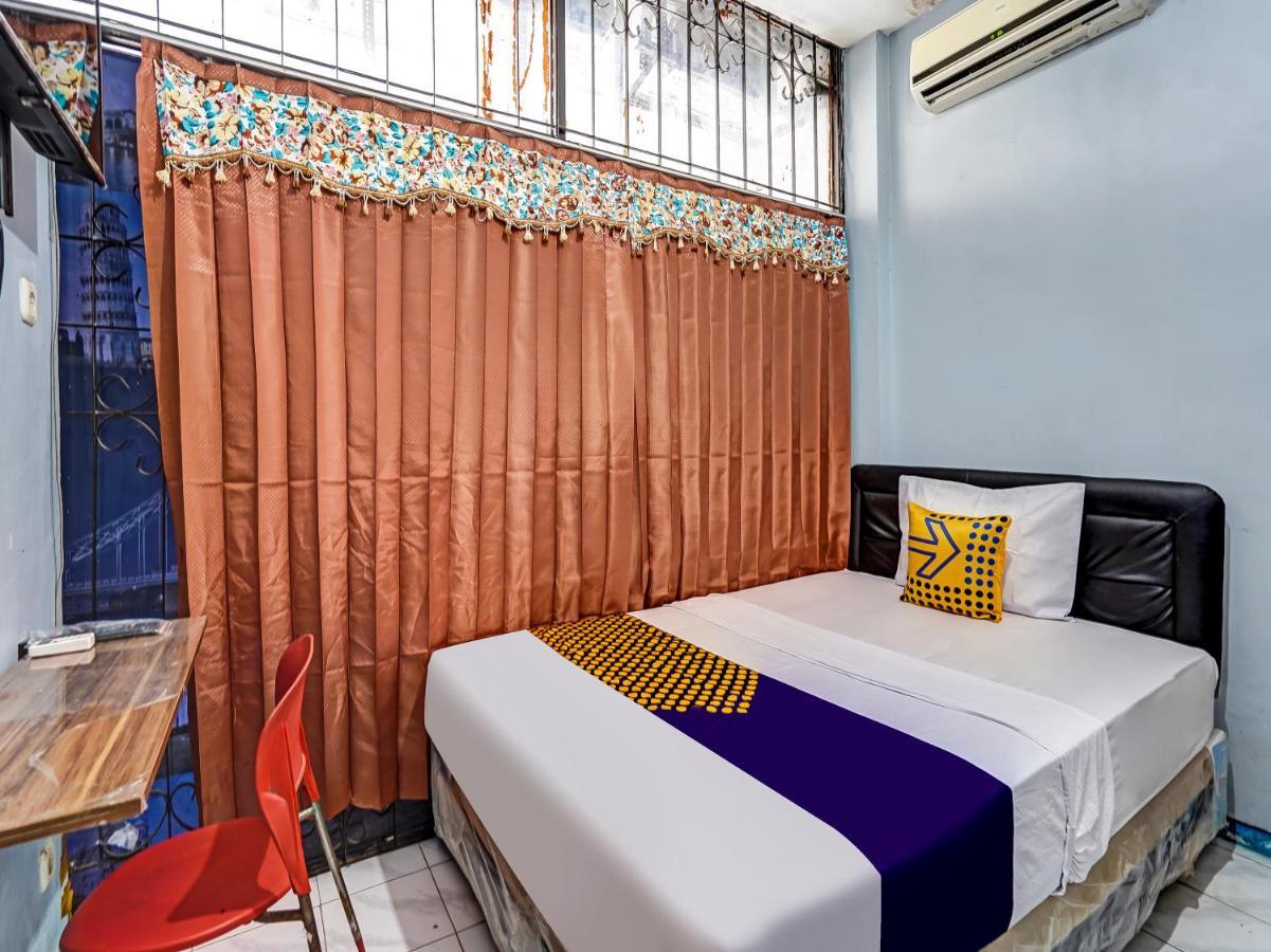 Hotel Spot On 90147 Gosepa Ambengan Plaza Surabaya Exterior foto