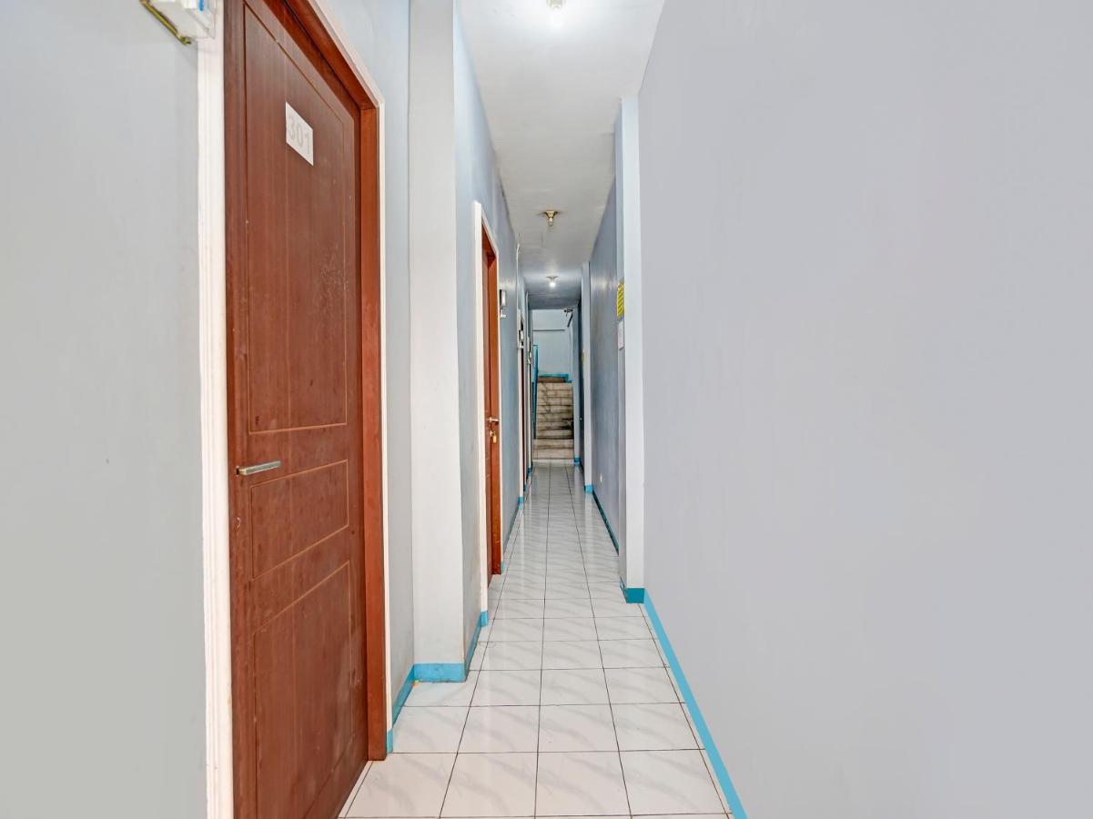 Hotel Spot On 90147 Gosepa Ambengan Plaza Surabaya Exterior foto